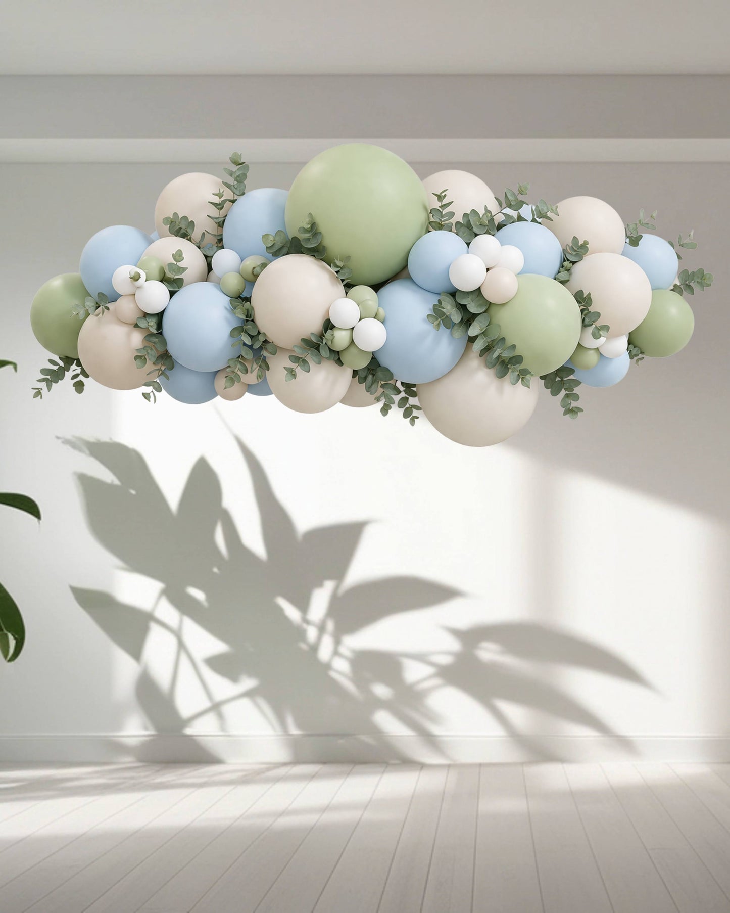 Guirlande de ballons vert sauge & ivoire – Pâques & Baptême