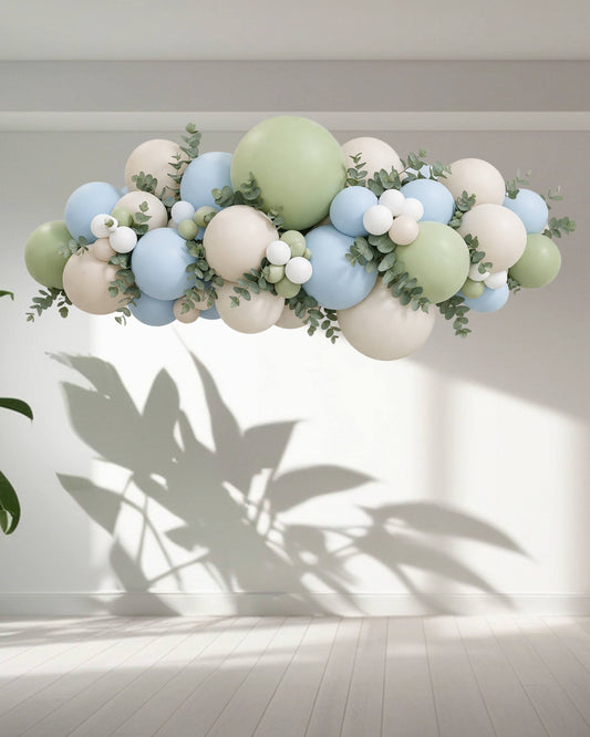 Guirlande de ballons vert sauge & ivoire – Pâques & Baptême