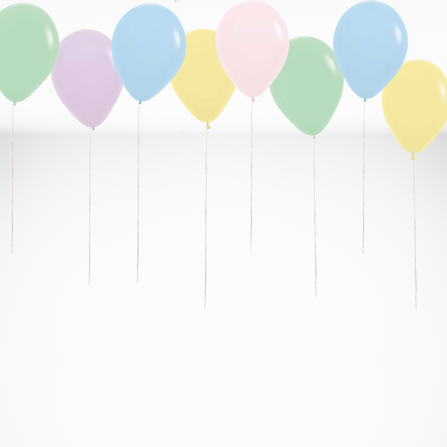 Ballons à l'hélium pour le plafond à couleurs pastels
